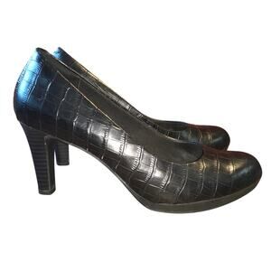 Clarks Adriel Viola Pump Womens 8.5 Heels Shoe Black Croc Patent Leather Classic